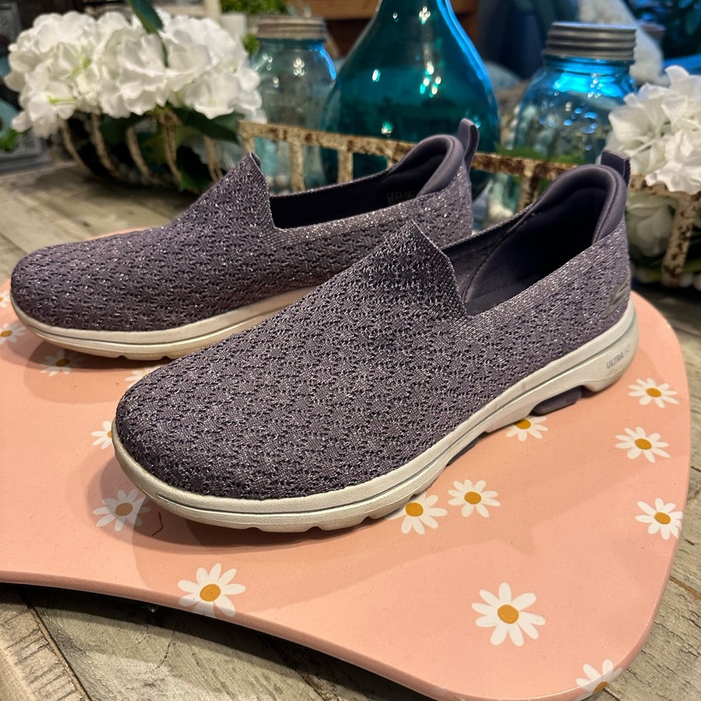 Sketchers slip on shoes